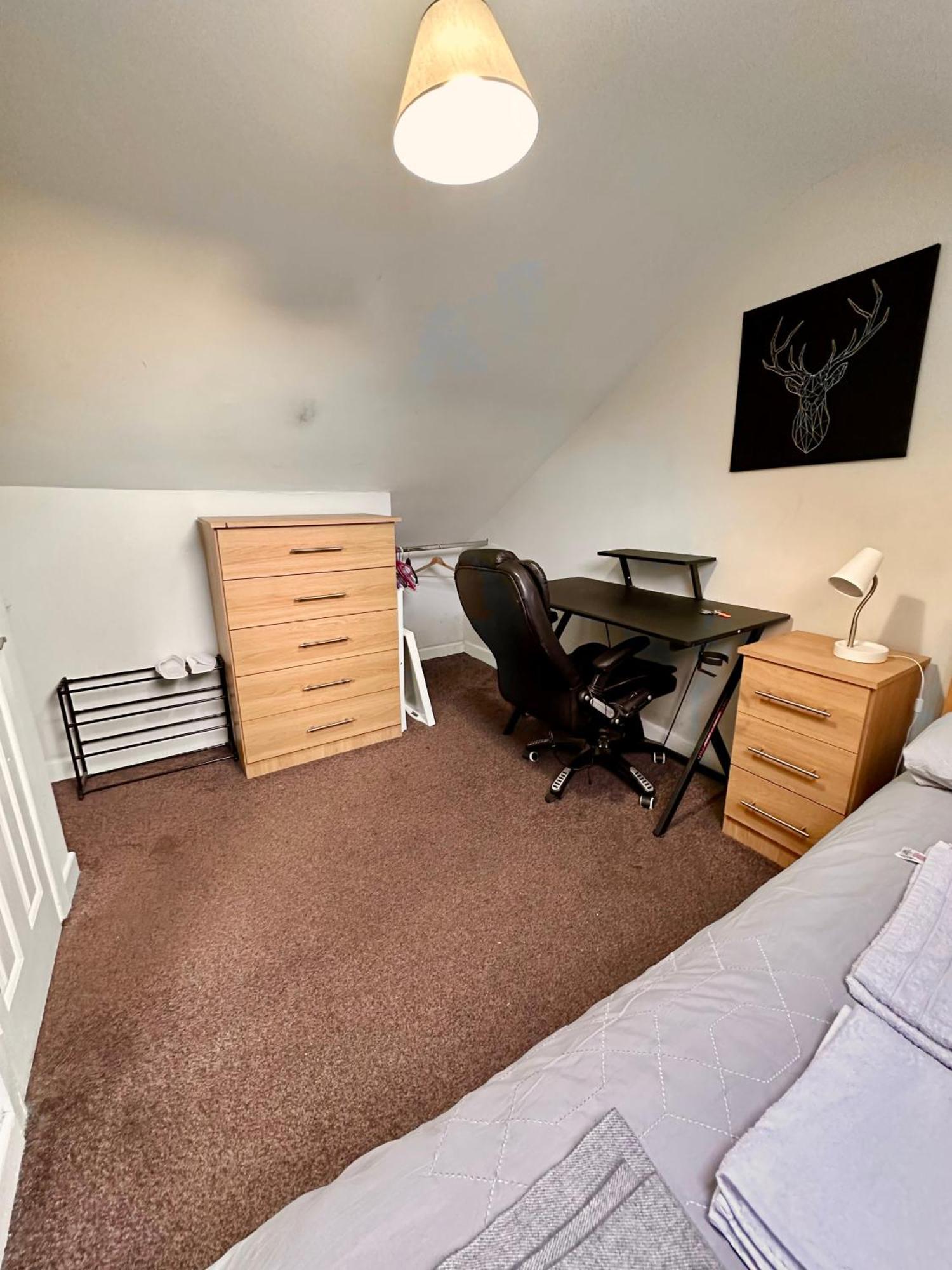 Spacious Room In Дублин Экстерьер фото