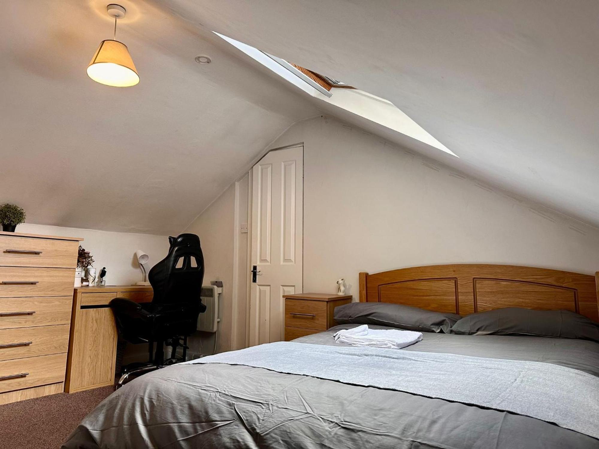 Spacious Room In Дублин Экстерьер фото