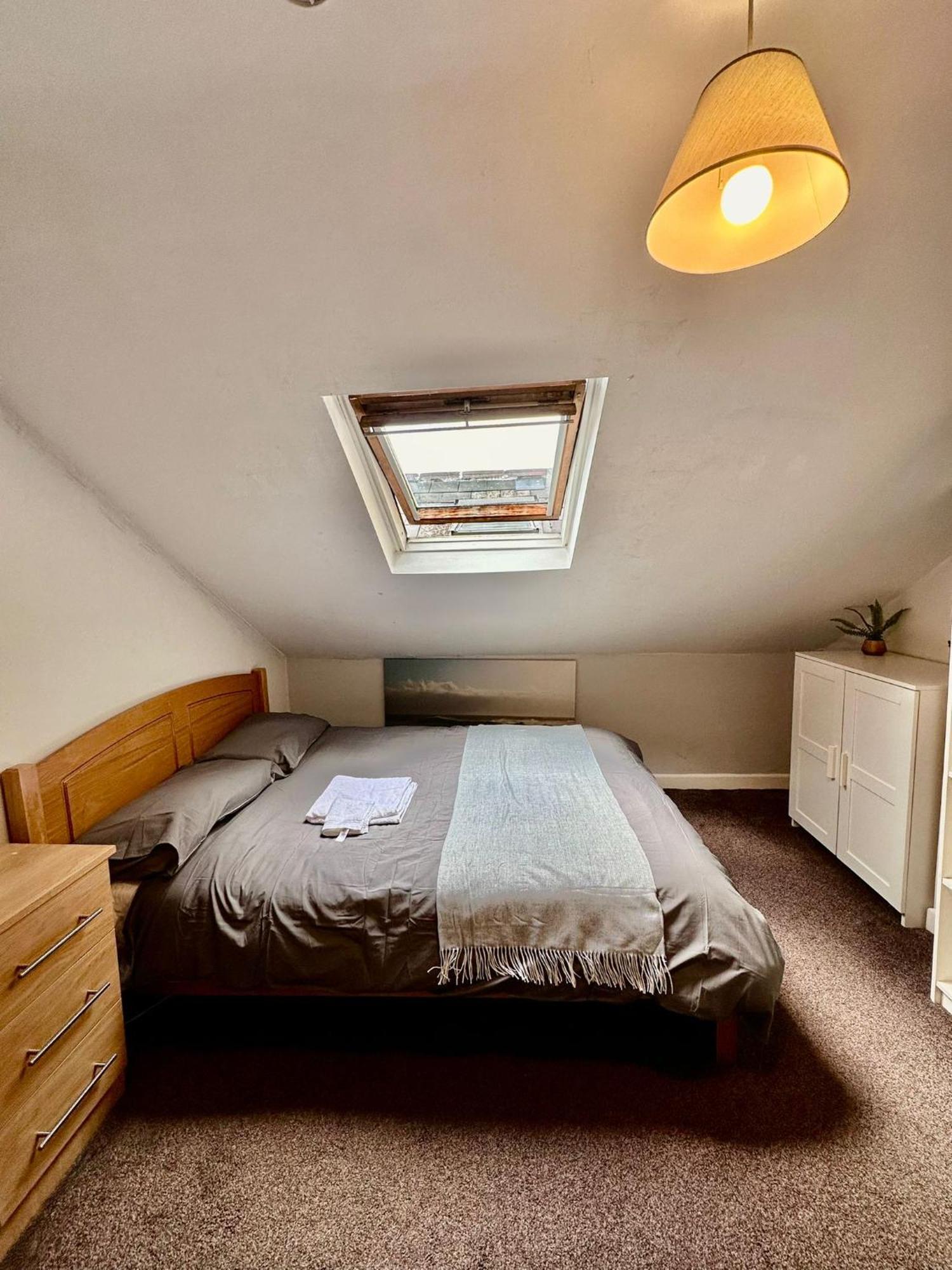 Spacious Room In Дублин Экстерьер фото